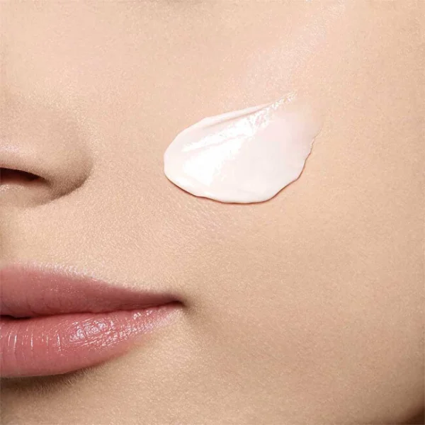 Nutri-lumiére revitalizing day cream thumbnail 3