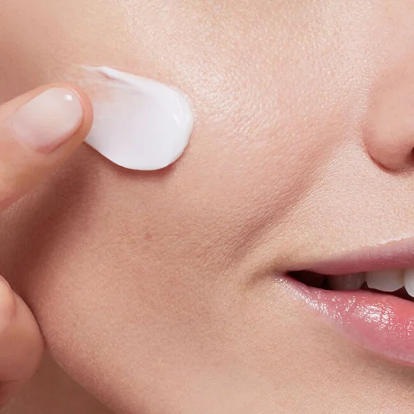 Hydra essentiel moisturizes and quenches restoring cream mask thumbnail 2