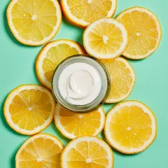 Garnier Skin Naturals Vitamin C Glow Jelly Daily Moisturizing Care thumbnail 3
