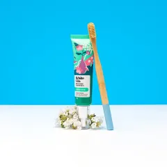 White Glo Elderflower Whitening Toothpaste thumbnail 3