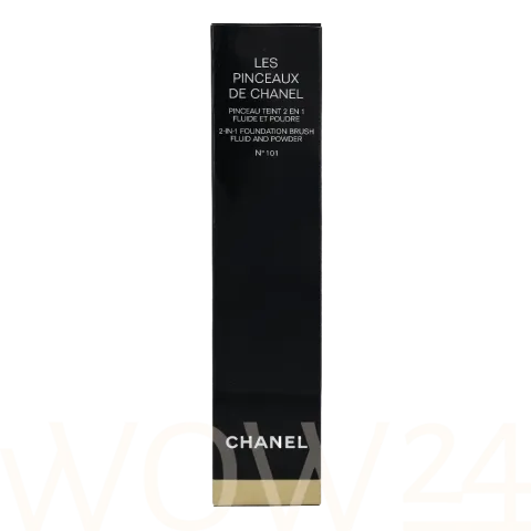Chanel Les Pinceaux 2-In-1 Foundation Brush